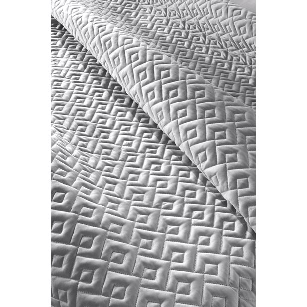 Guy Laroche Conte Silver Set Quilt Queen Size & 2 Pillocases 240 x 250