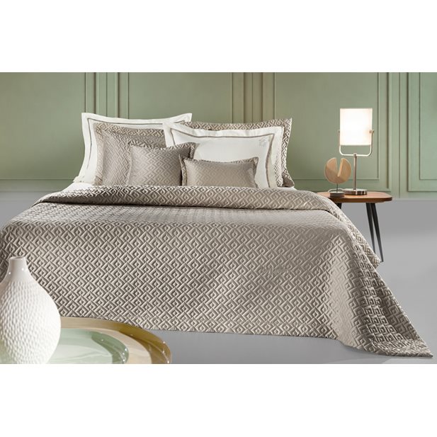 Guy Laroche Conte Taupe Set Quilt Queen Size & 2 Pillocases 240 x 250